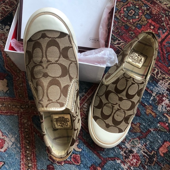 COACH • Brown Beale Signature Slip On Sneaker - Picture 1 of 4